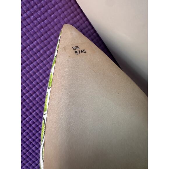 $745 Manolo Blahnik Pumps Size 37 EU 7 US NEW White Green Linen Limes - Picture 8 of 12